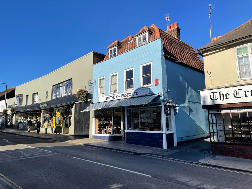 Lot: 35 - MIXED USE INVESTMENT PROPERTY IN ESSEX COASTAL MARKET TOWN - 